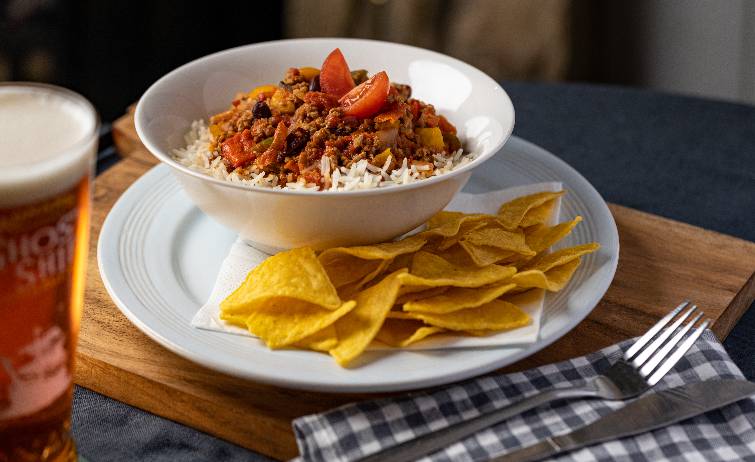 Chili con carne and pint of ale