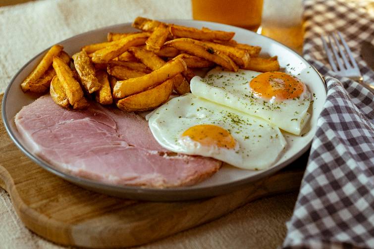Egg and gammon